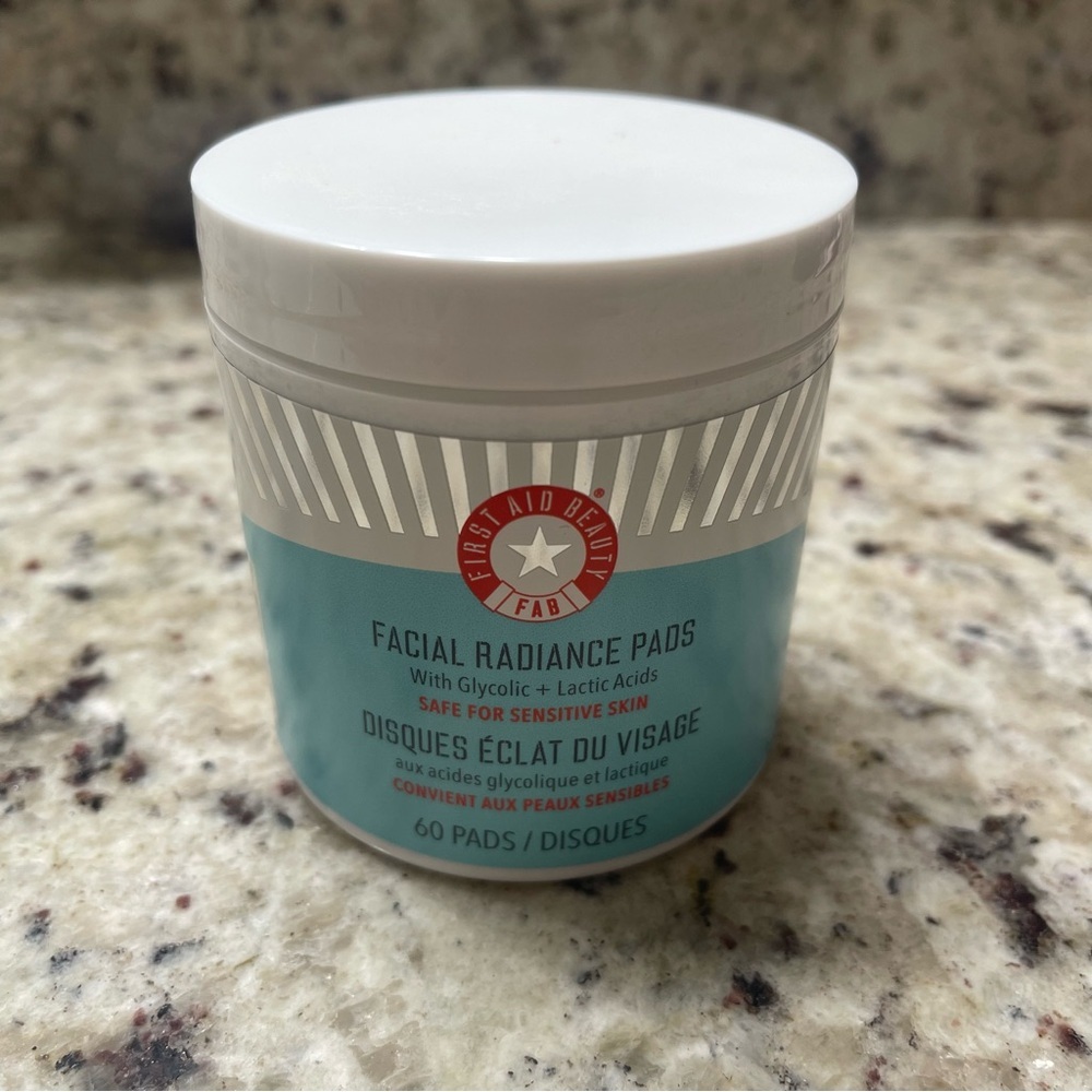 First Aid Beauty | Facial Radiance Pads